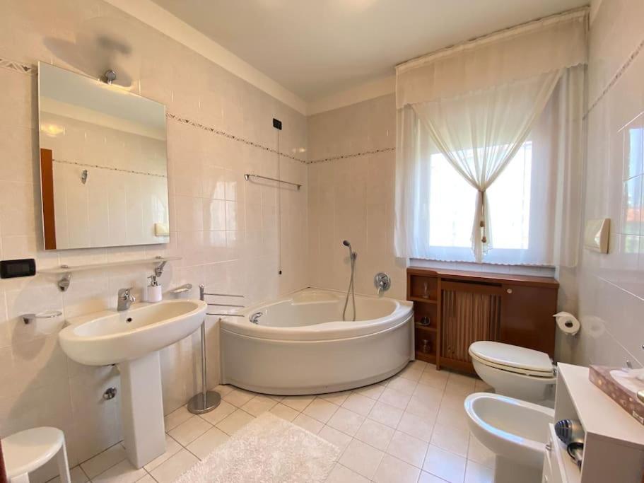Incantevole - 15 Minuti Da Duomo + Wifi, Parking Сан-Донато-Міланезе Екстер'єр фото